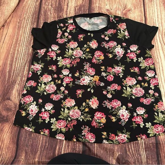 SHEIN Tops - Women’s SHEIN Foral Black Pink Top 4XL
